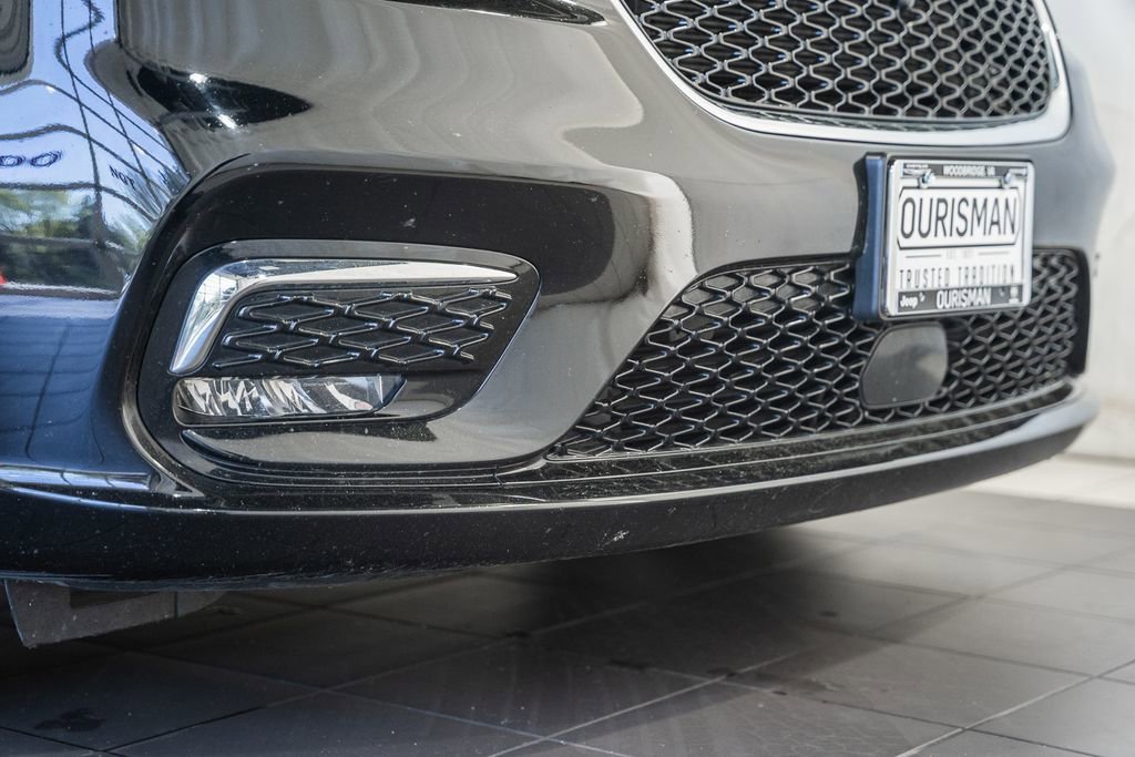 Used 2024 Chrysler Pacifica Touring-L image 14