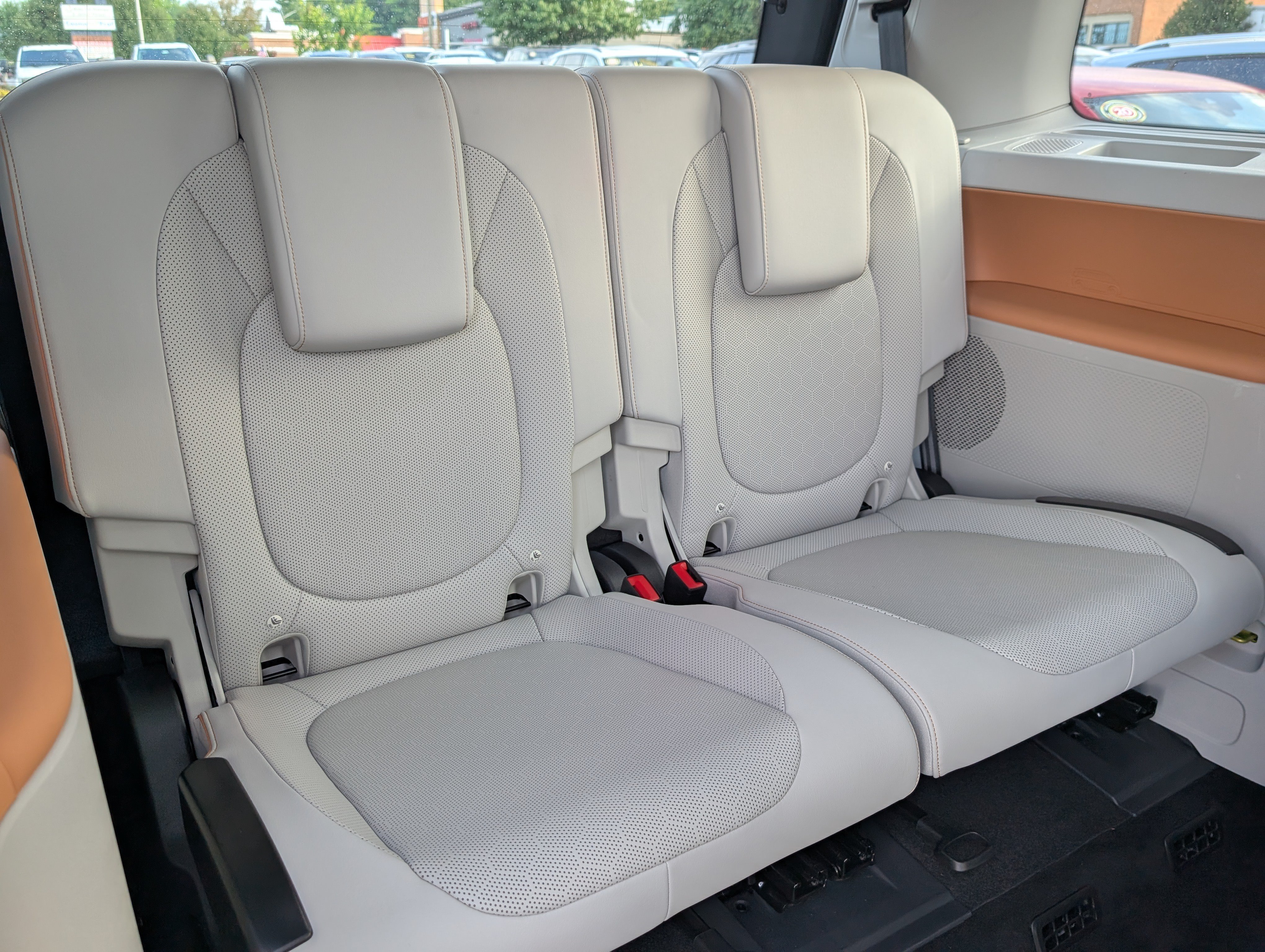 Used 2025 Volkswagen ID. Buzz 1st Edition w/ Cupholders Package AWD/4WD image 13