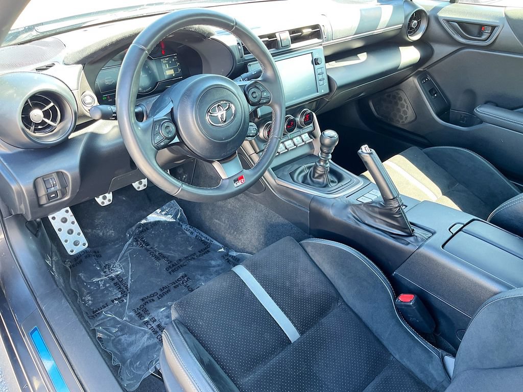 Used 2025 Toyota GR86 Premium RWD image 22