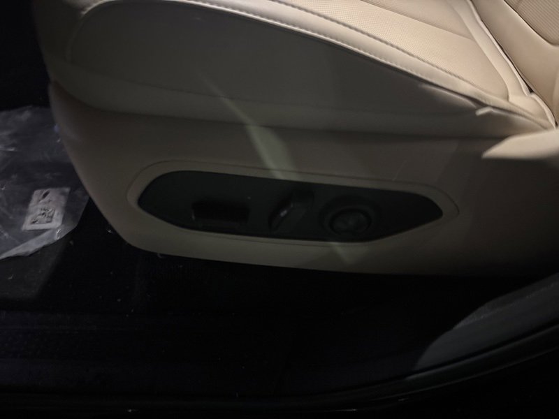 New 2025 Jeep Grand Cherokee Limited w/ Luxury Tech Group II image 21