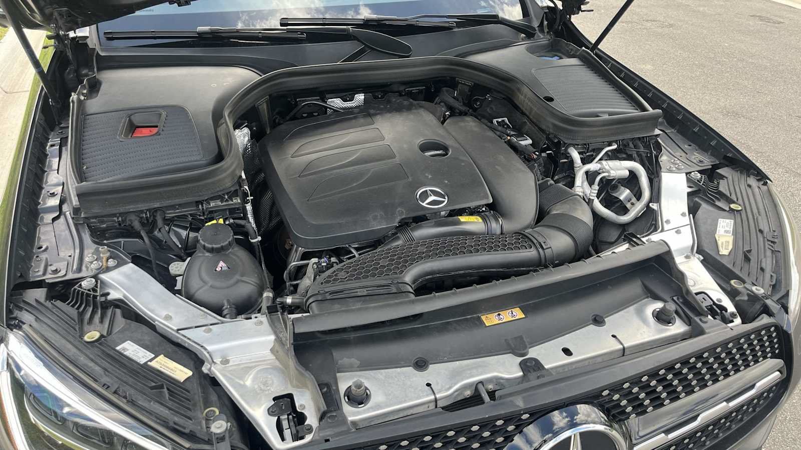Certified 2023 Mercedes-Benz GLC 300 4MATIC Coupe image 28