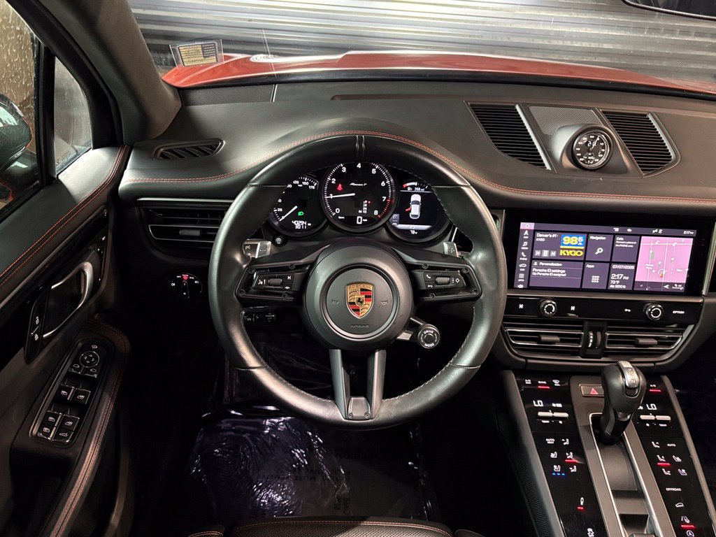 Used 2023 Porsche Macan Turbo AWD/4WD image 17