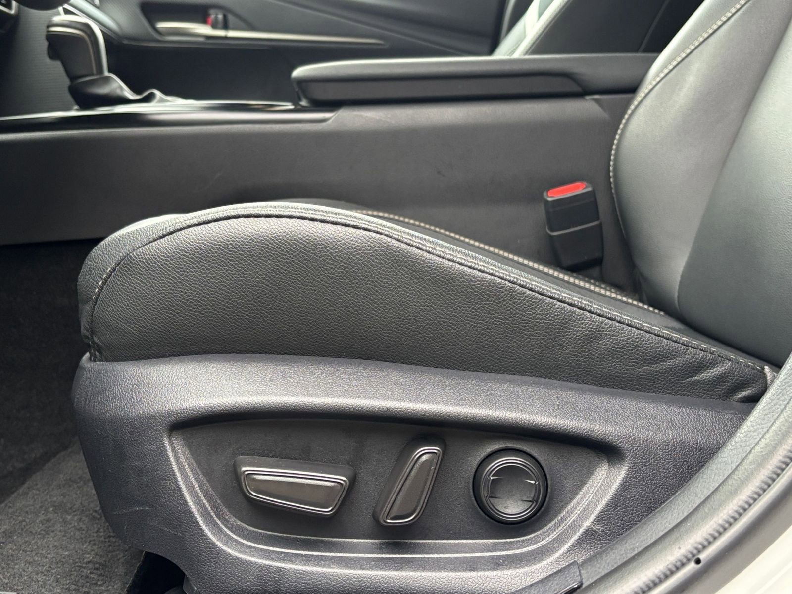 Used 2025 Toyota Camry SE image 23