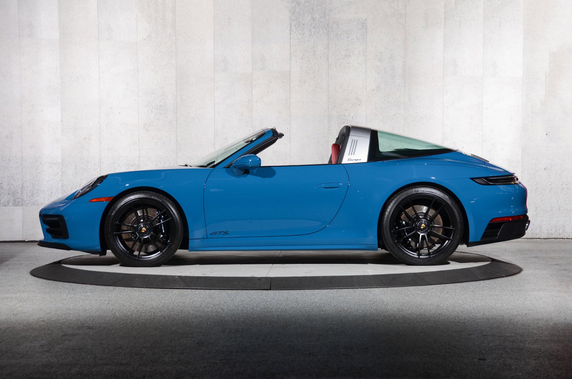 Used 2024 Porsche 911 Targa 4 GTS image 33