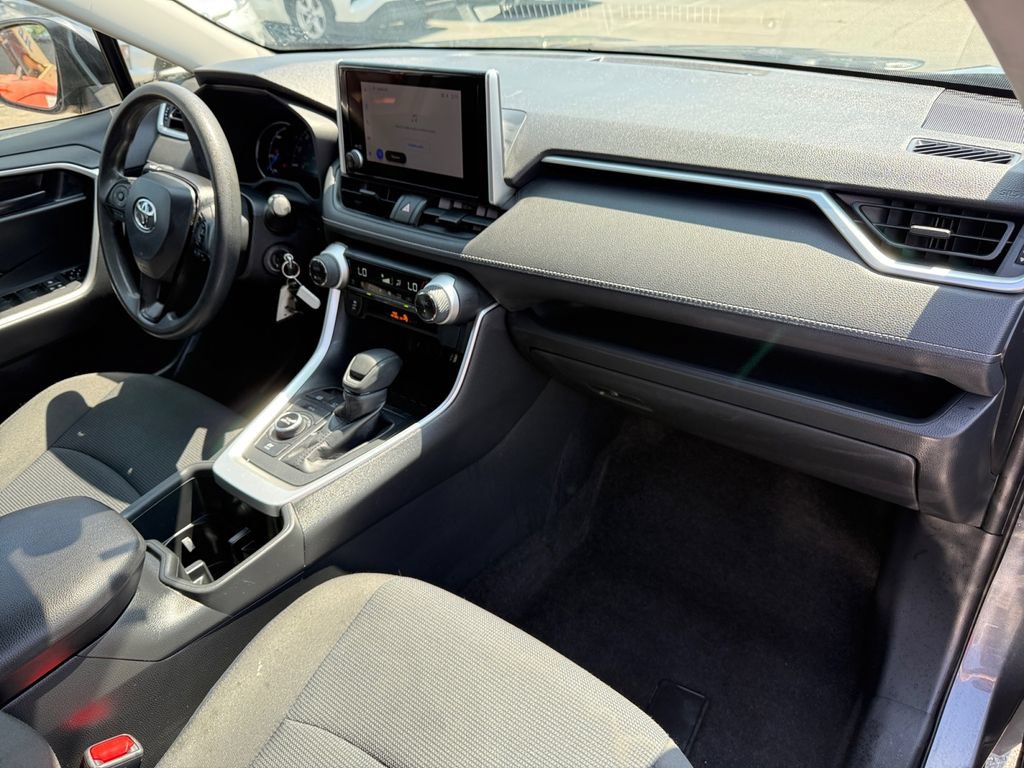 Certified 2025 Toyota RAV4 LE AWD/4WD image 17
