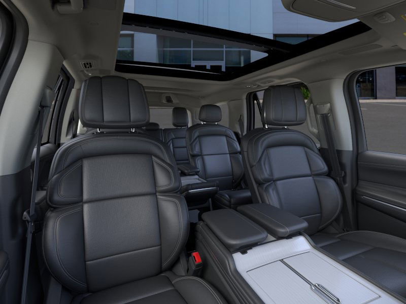 New 2025 Lincoln Navigator Reserve image 10