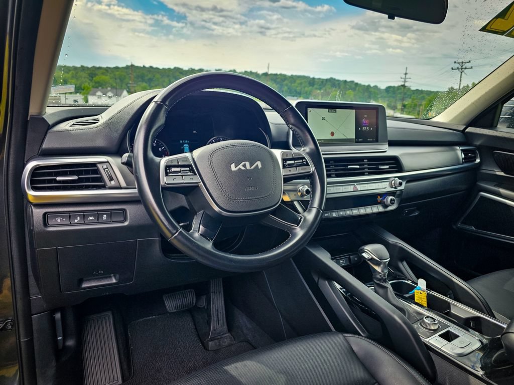 Used 2022 Kia Telluride LX AWD/4WD image 12