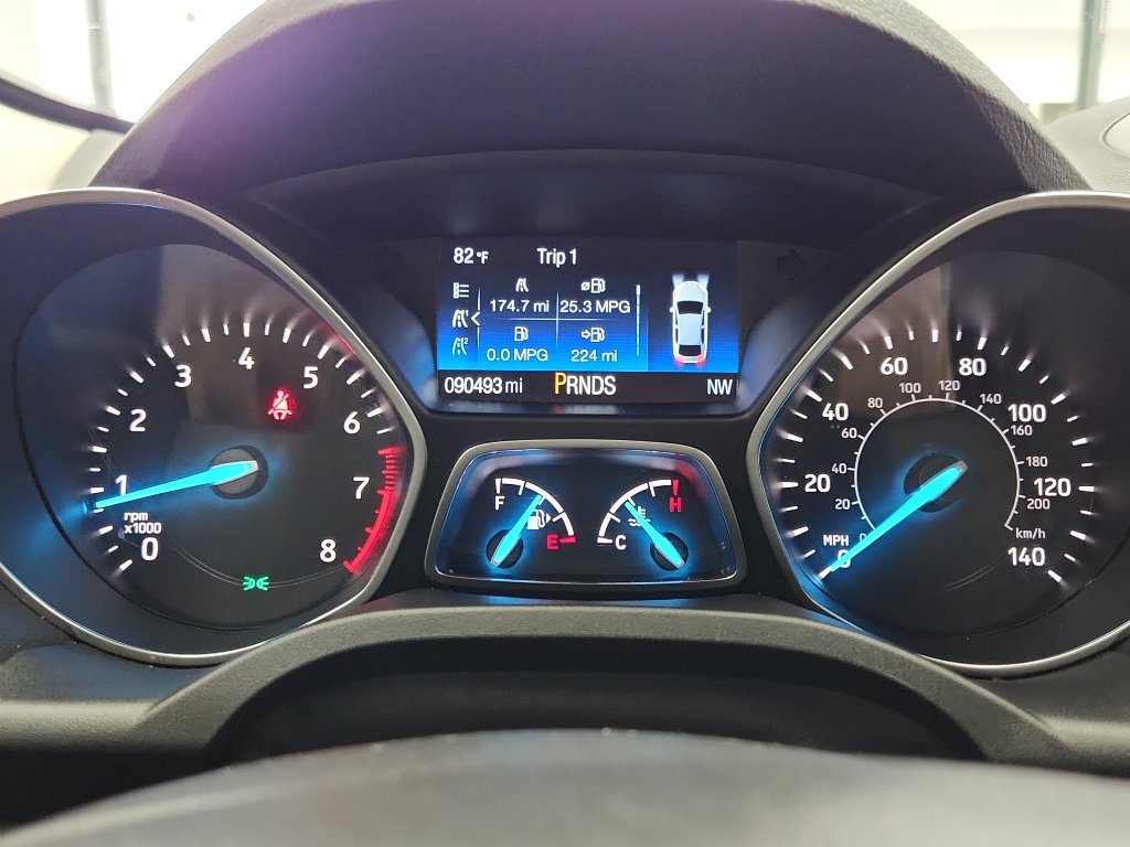 Used 2018 Ford Escape SE w/ SE Sport Appearance Package AWD/4WD image 16