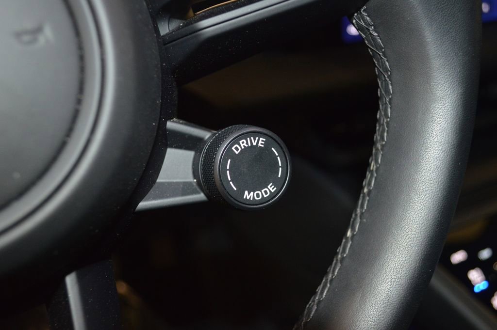 Certified 2024 Porsche Macan 4 Electric AWD/4WD image 23