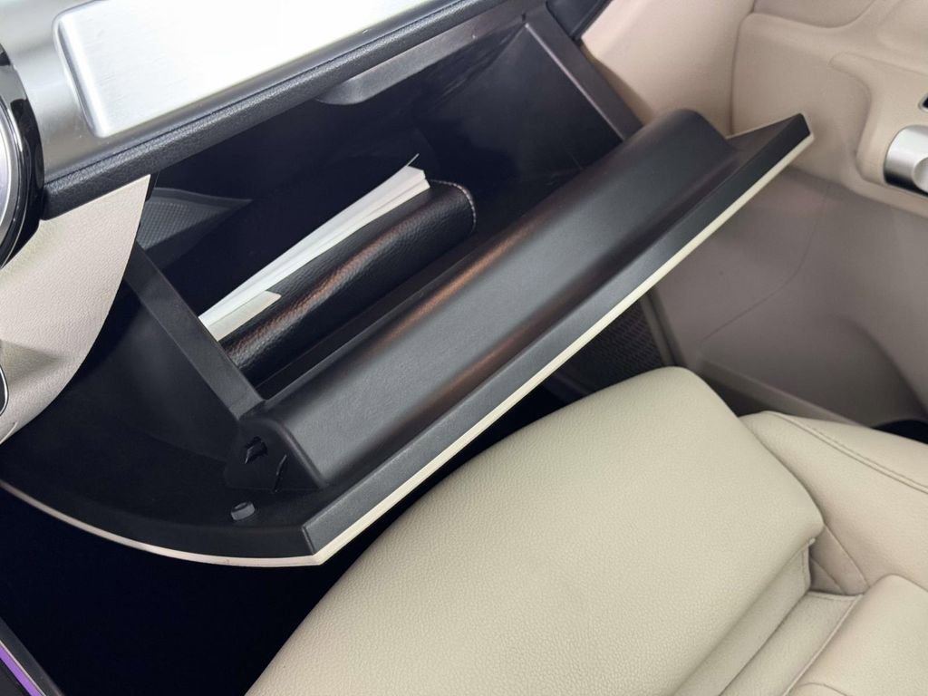 Used 2021 Mercedes-Benz GLB 250 4MATIC image 29