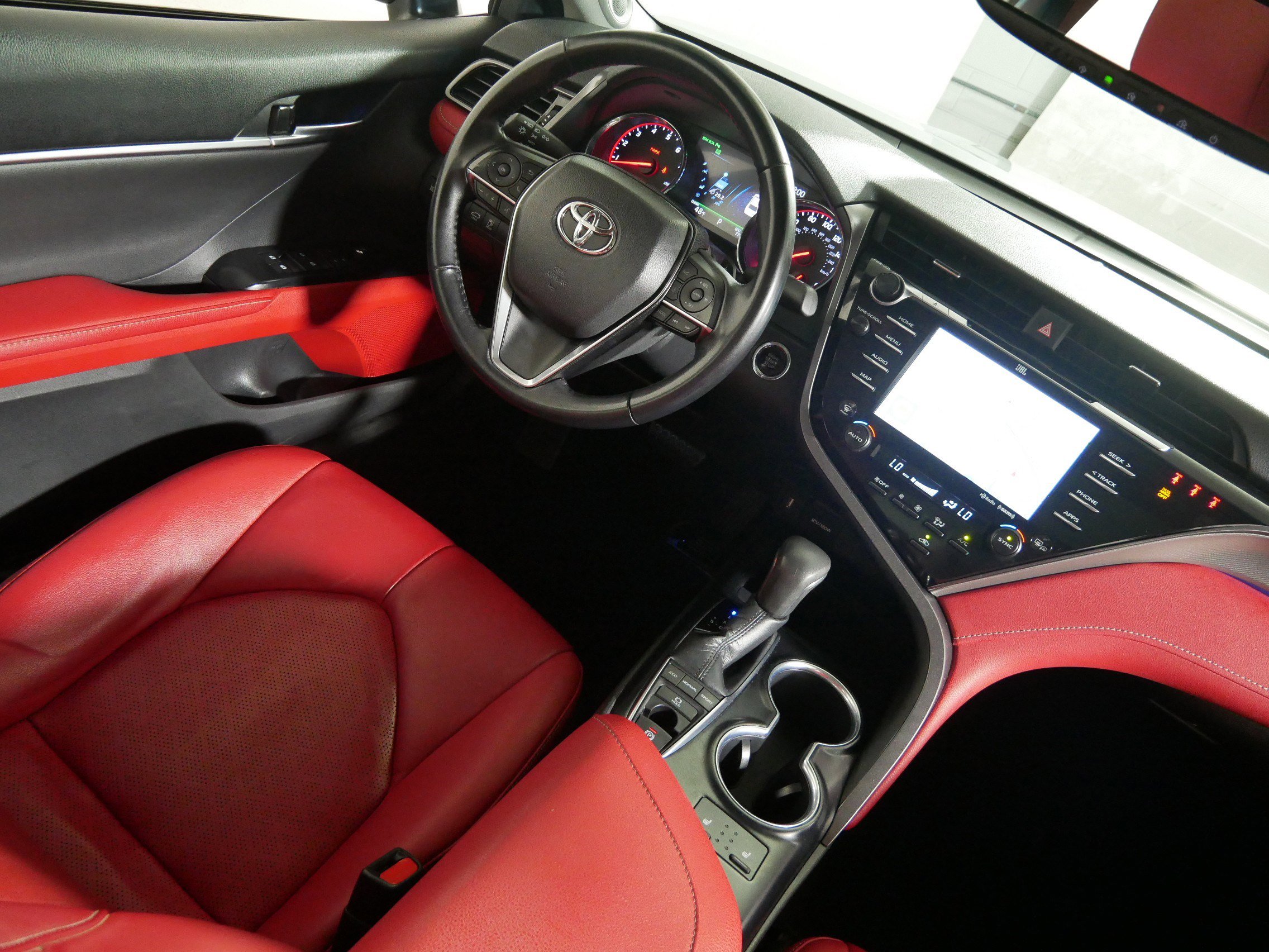Used 2019 Toyota Camry XSE w/ Driver Assist Package FWD image 9