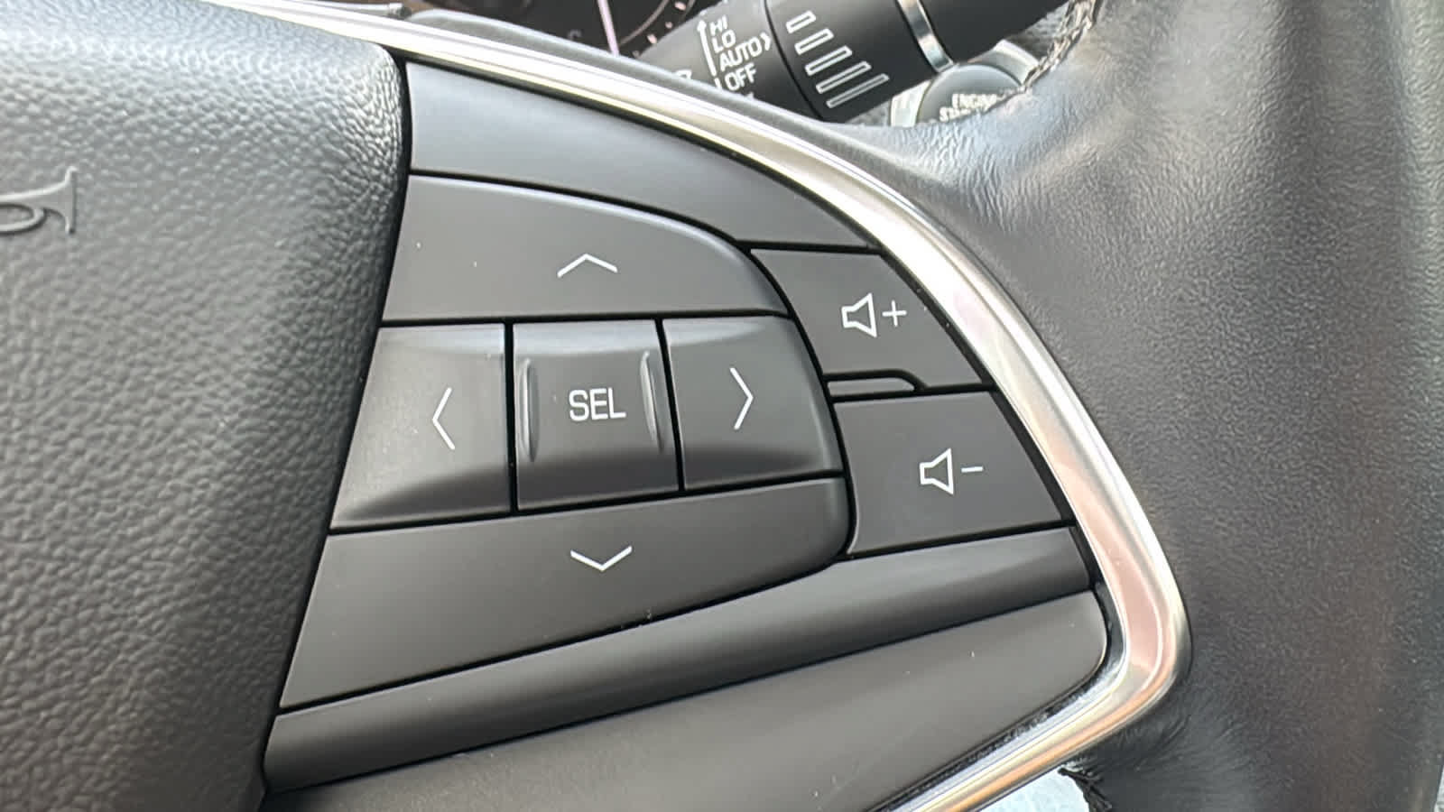 Certified 2018 Cadillac XT5 Luxury w/ Driver Awareness Package FWD image 14