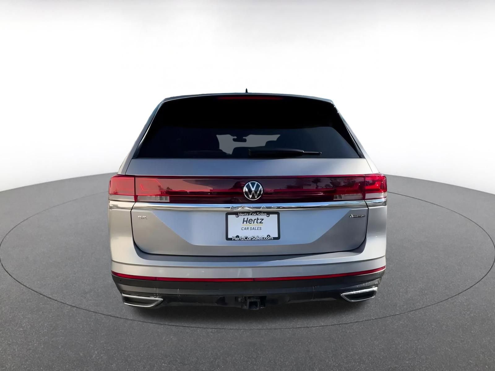 Used 2025 Volkswagen Atlas SE image 12