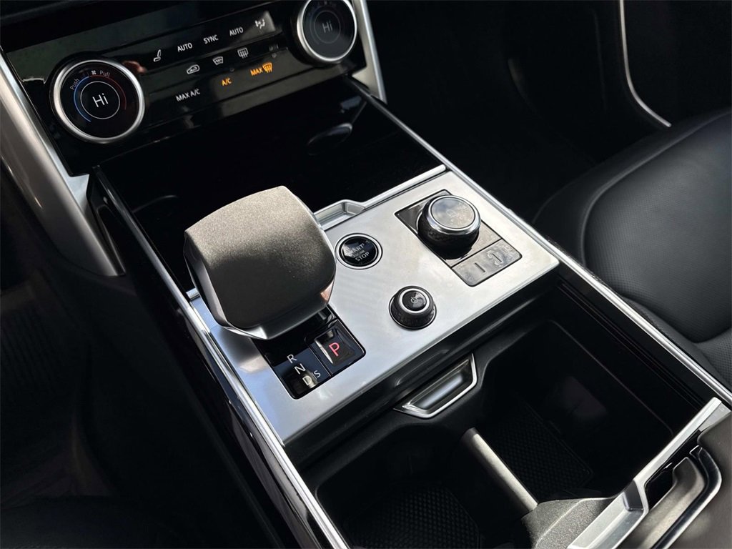 Used 2023 Land Rover Range Rover SE image 26
