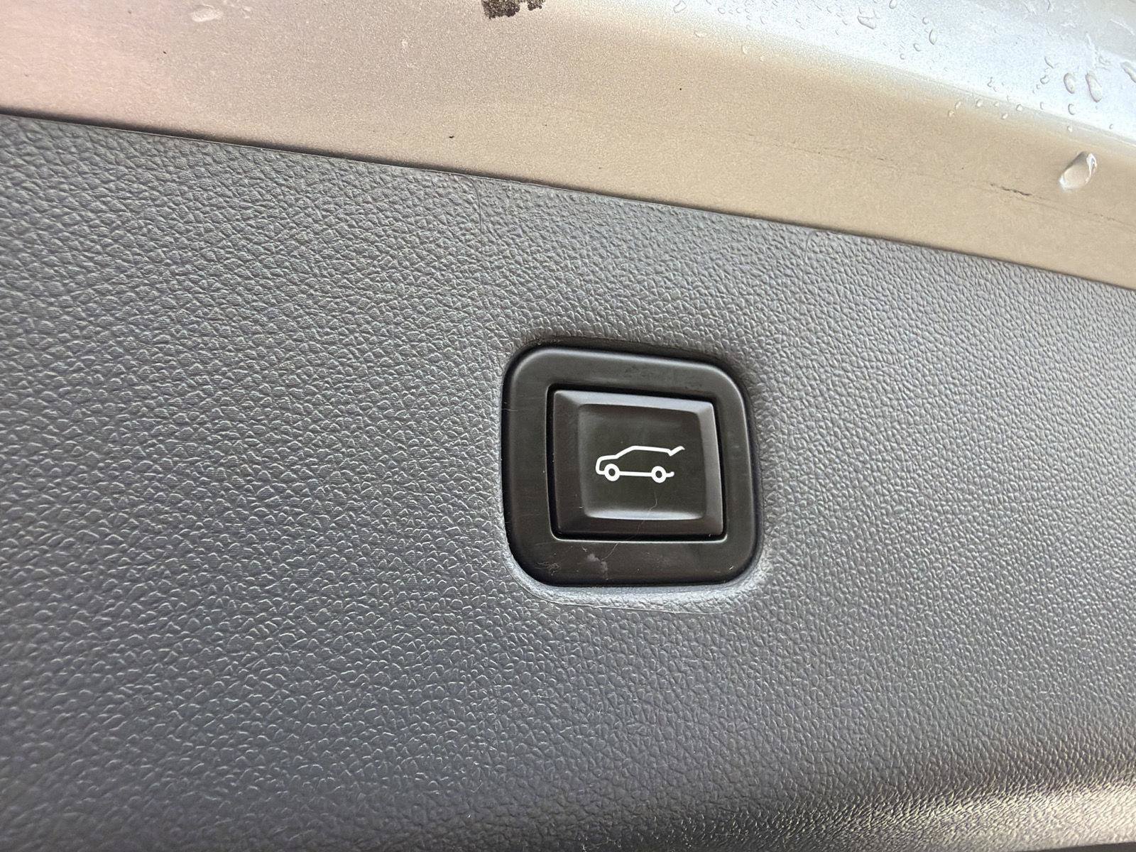 Used 2020 Chevrolet Blazer LT FWD image 39