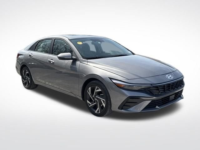 Certified 2024 Hyundai Elantra Limited image 9