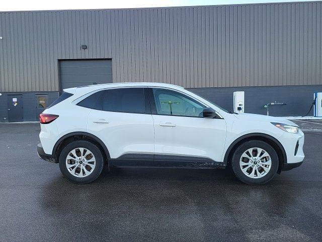 Used 2023 Ford Escape Active image 2