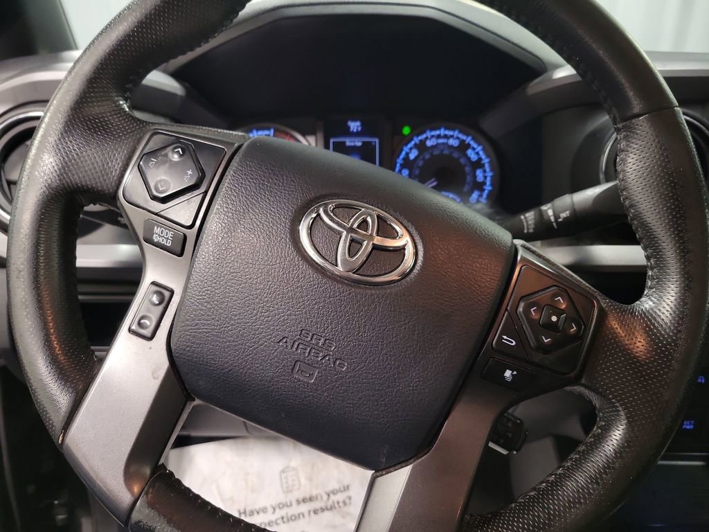 Used 2016 Toyota Tacoma TRD Off-Road w/ Premium & Technology Package image 18