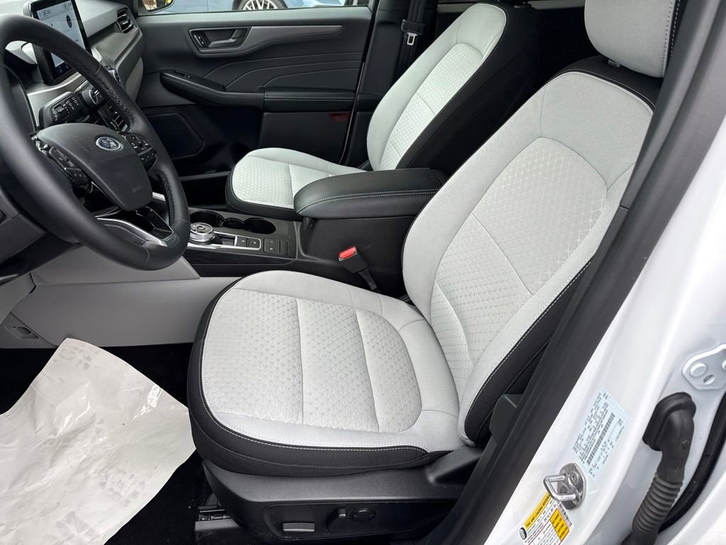 Used 2024 Ford Escape Active w/ Cold Weather Package FWD image 22