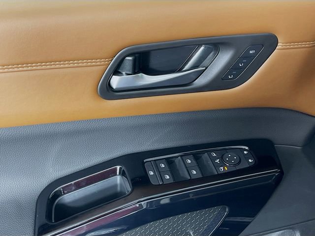 New 2026 Nissan Pathfinder Platinum image 17