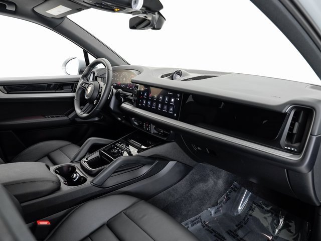 Used 2024 Porsche Cayenne image 21