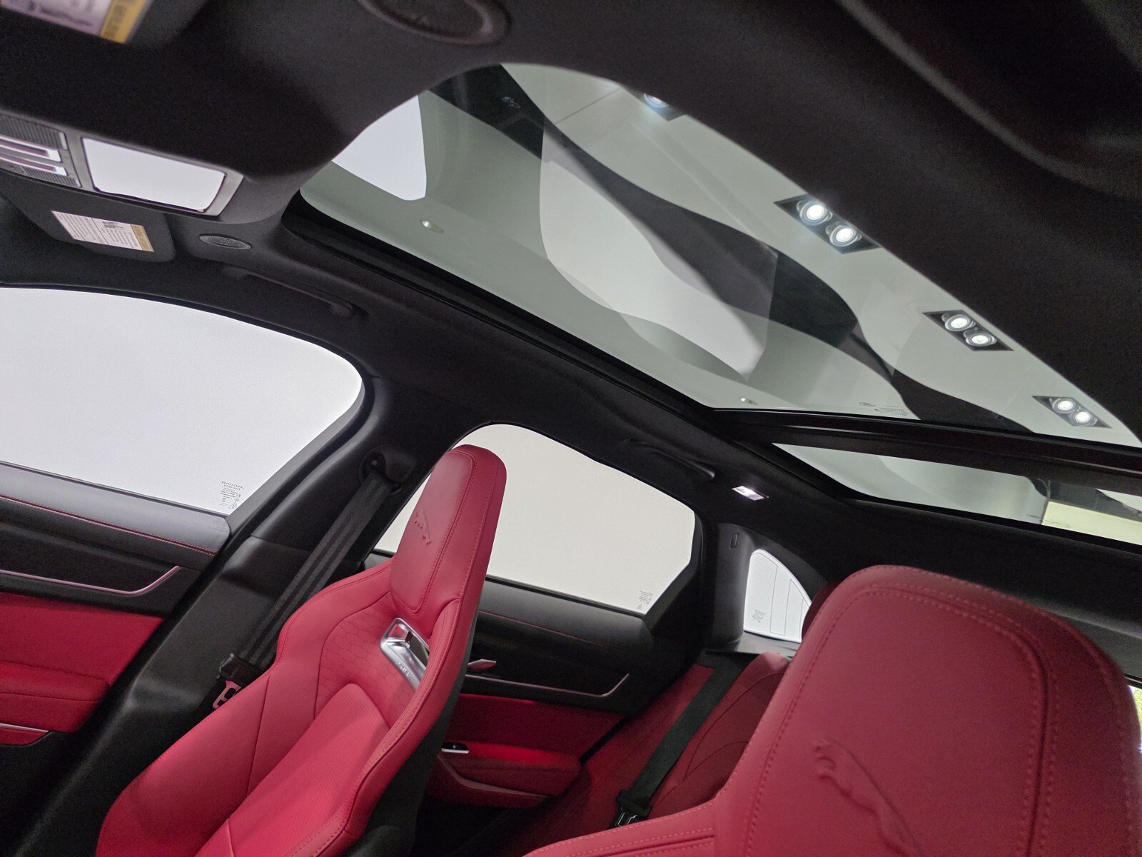 New 2026 Jaguar F-PACE R-Dynamic S AWD/4WD image 9