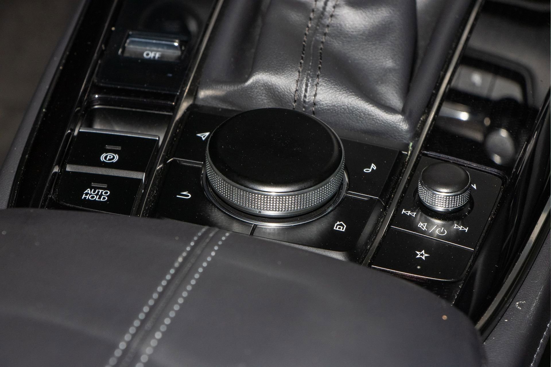 Used 2022 MAZDA CX-30 AWD 2.5 S w/ Preferred Package image 24