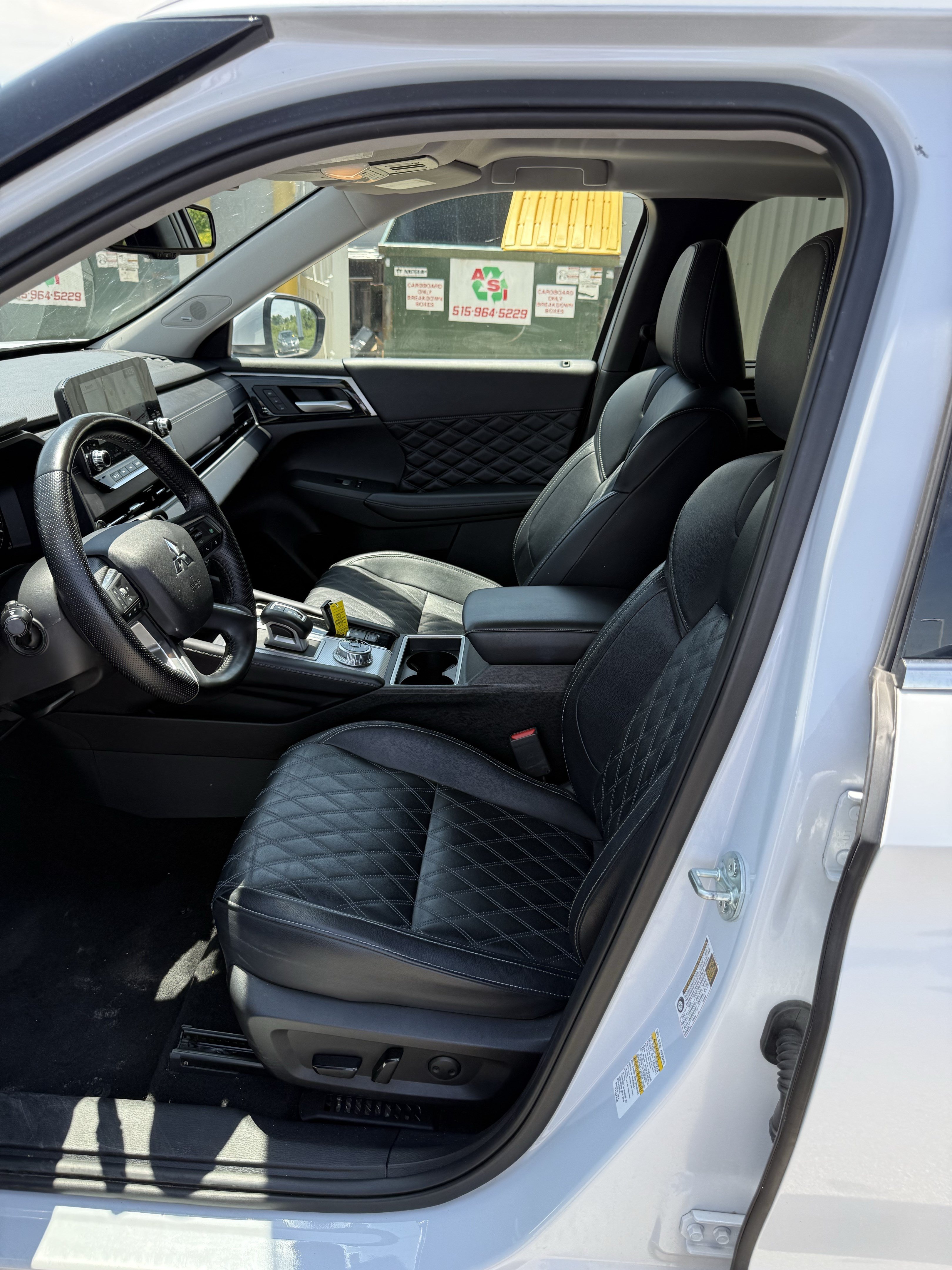 Used 2024 Mitsubishi Outlander SEL AWD/4WD image 9