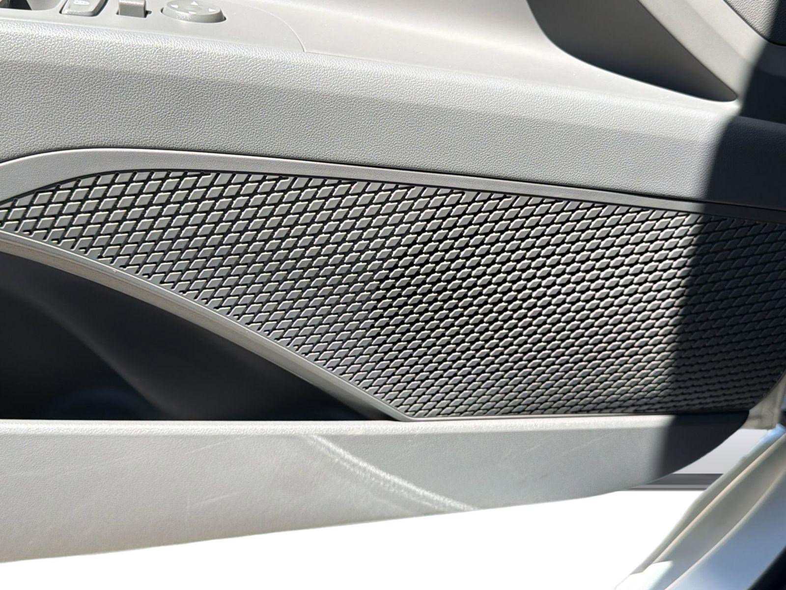 Used 2025 Hyundai Elantra SEL image 23