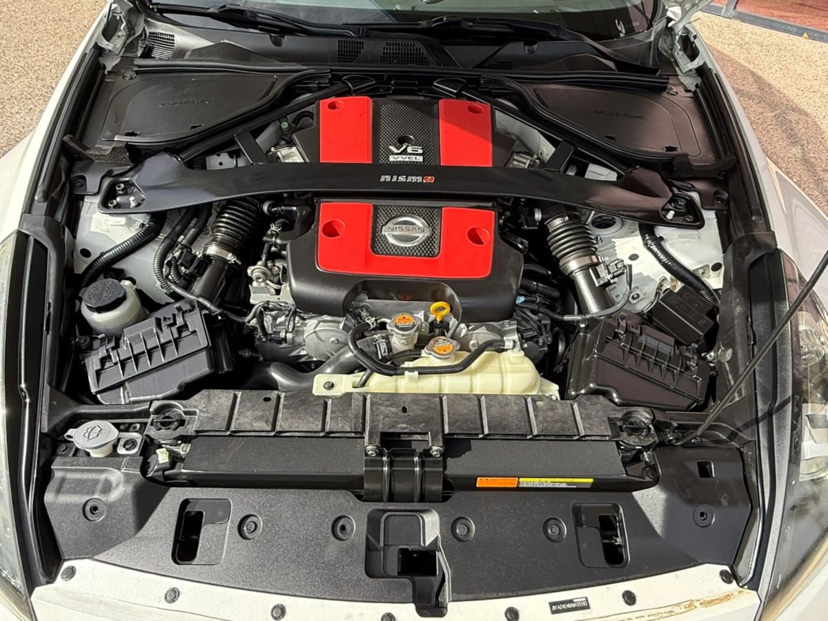 Used 2019 Nissan 370Z NISMO RWD image 22