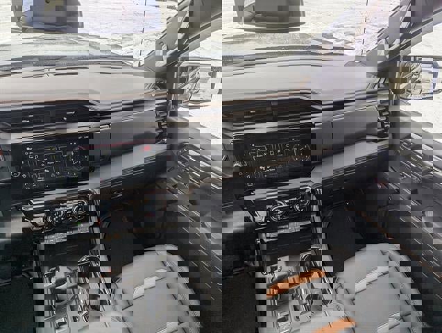 Used 2024 GMC Sierra 1500 AT4 w/ AT4 Premium Package image 27