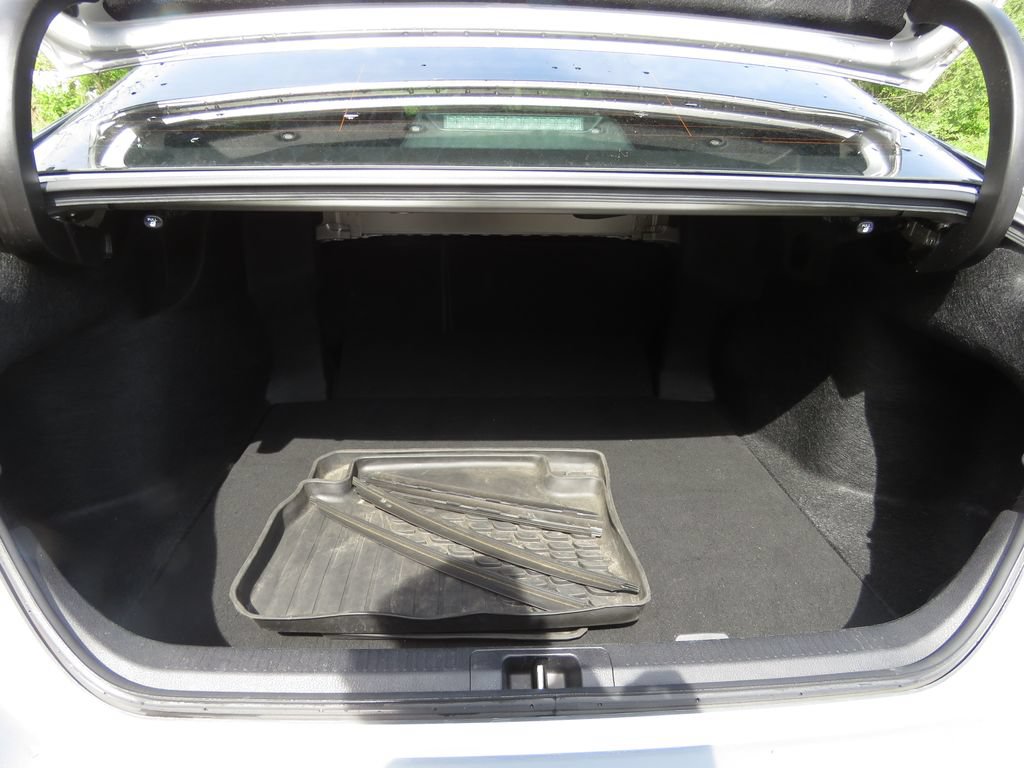 Used 2019 Toyota Camry XSE w/ Navigation Package FWD image 17
