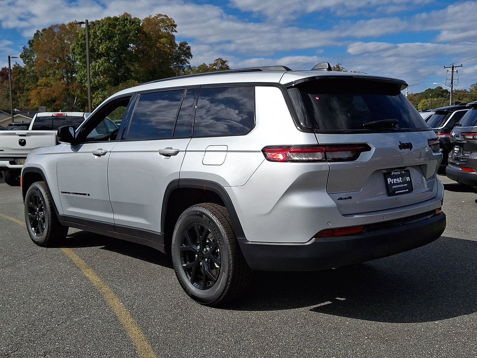New 2025 Jeep Grand Cherokee L Altitude image 4