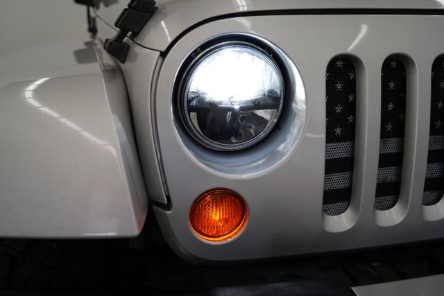 Used 2011 Jeep Wrangler Sahara w/ Dual Top Group image 49