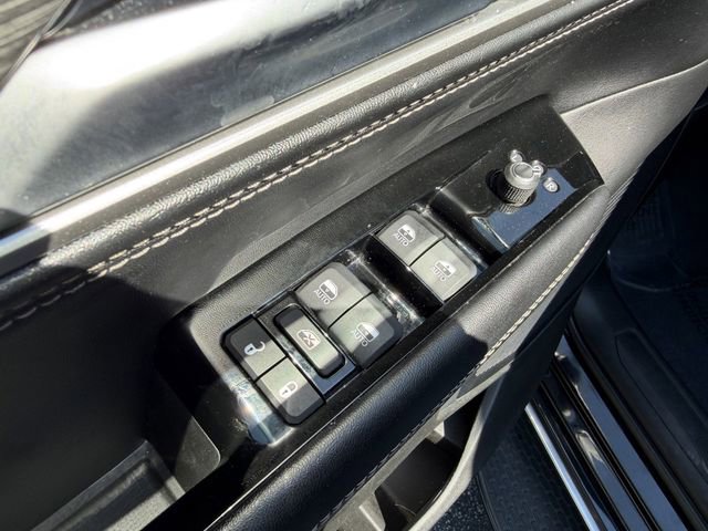 Used 2024 Jeep Wagoneer Series III AWD/4WD image 15