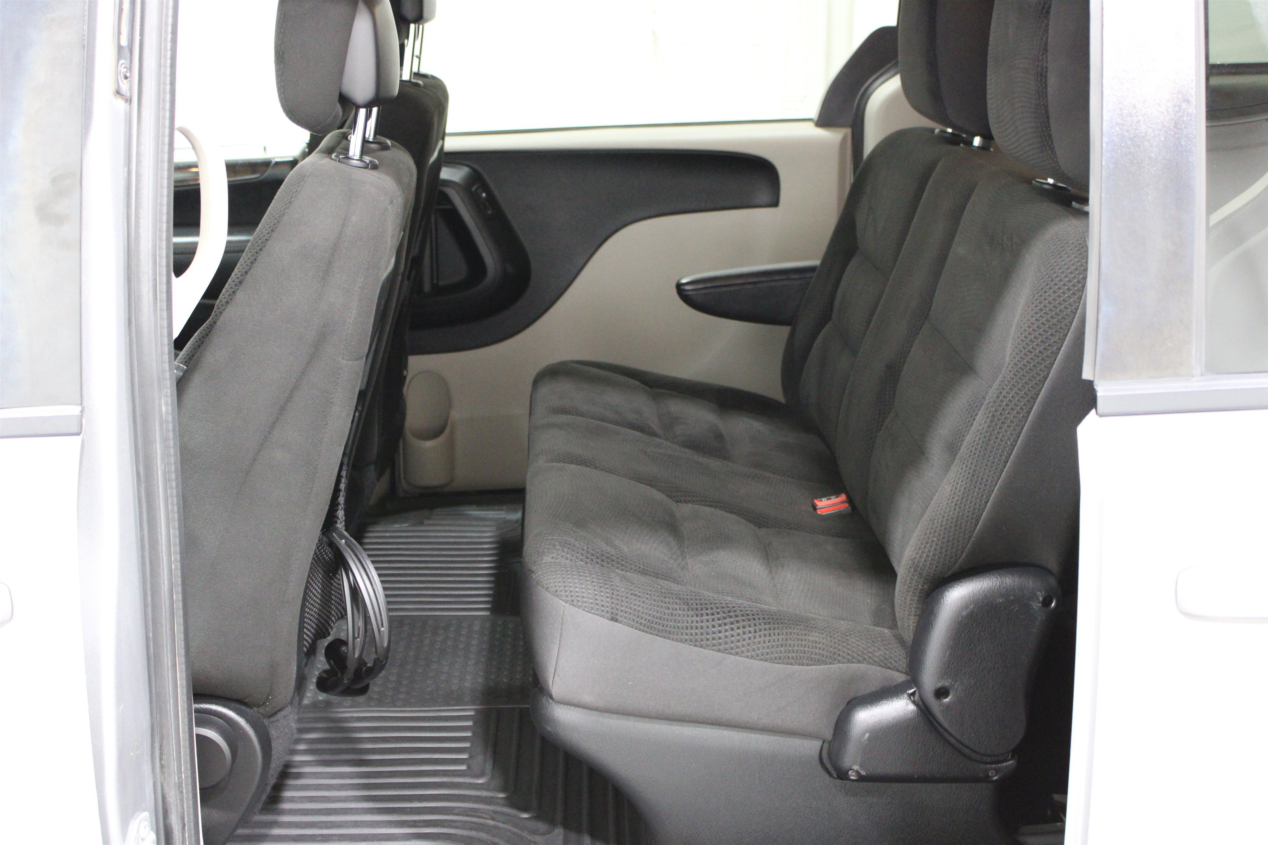Used 2017 Dodge Grand Caravan SE w/ Power Window Group FWD image 17