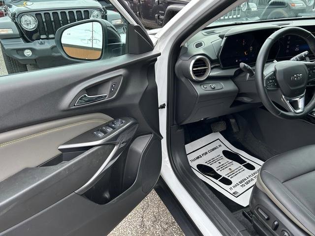 Used 2024 Chevrolet Trax ACTIV w/ Driver Confidence Package image 9