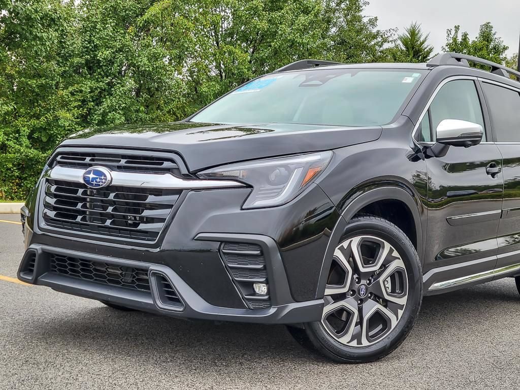 Used 2023 Subaru Ascent Limited w/ Technology Package AWD/4WD image 2