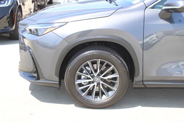Certified 2025 Lexus NX 250 FWD w/ Accessory Package (Z1) image 4