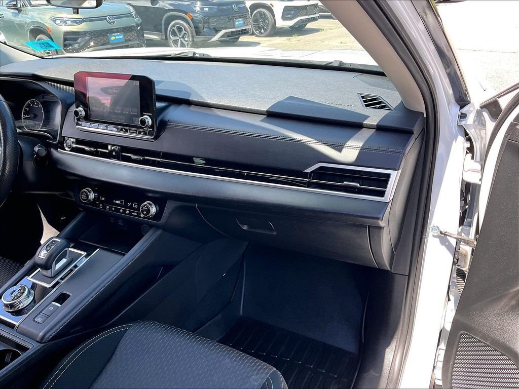 Used 2023 Mitsubishi Outlander ES AWD/4WD image 12