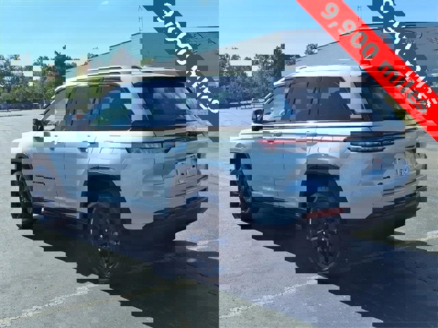 Certified 2023 Jeep Grand Cherokee Altitude image 6