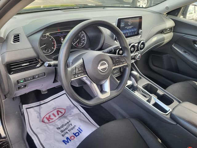 Used 2025 Nissan Sentra SV FWD image 10