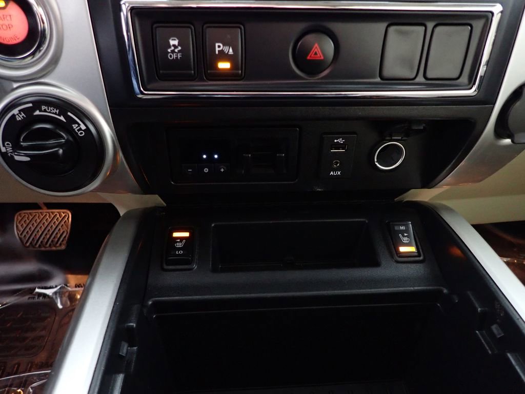 Used 2016 Nissan Titan SL image 37