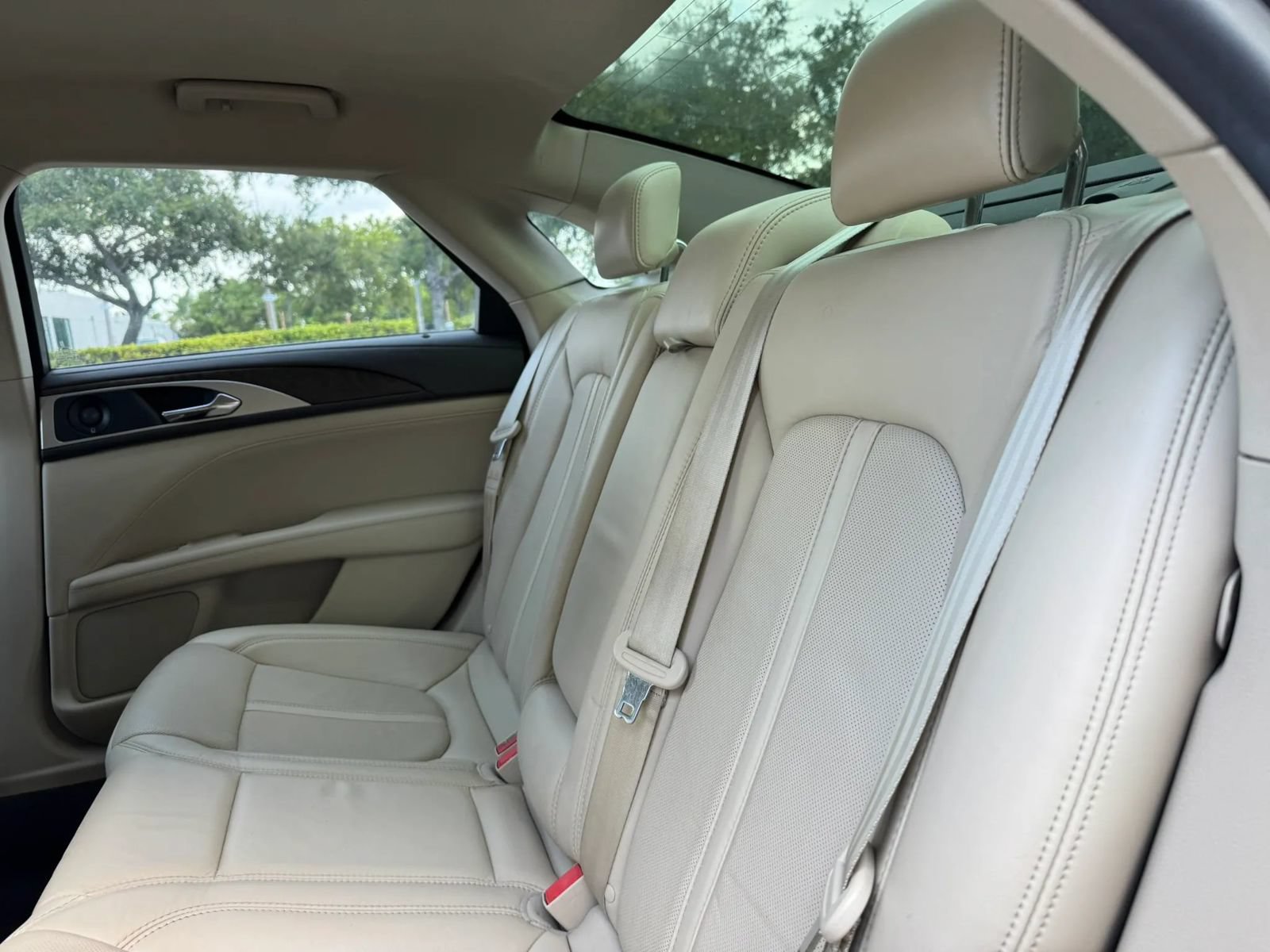 Used 2018 Lincoln MKZ Reserve w/ Technology Package FWD image 13