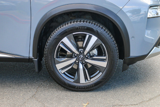 Used 2023 Nissan Rogue Platinum w/ Platinum Premium Package FWD image 15