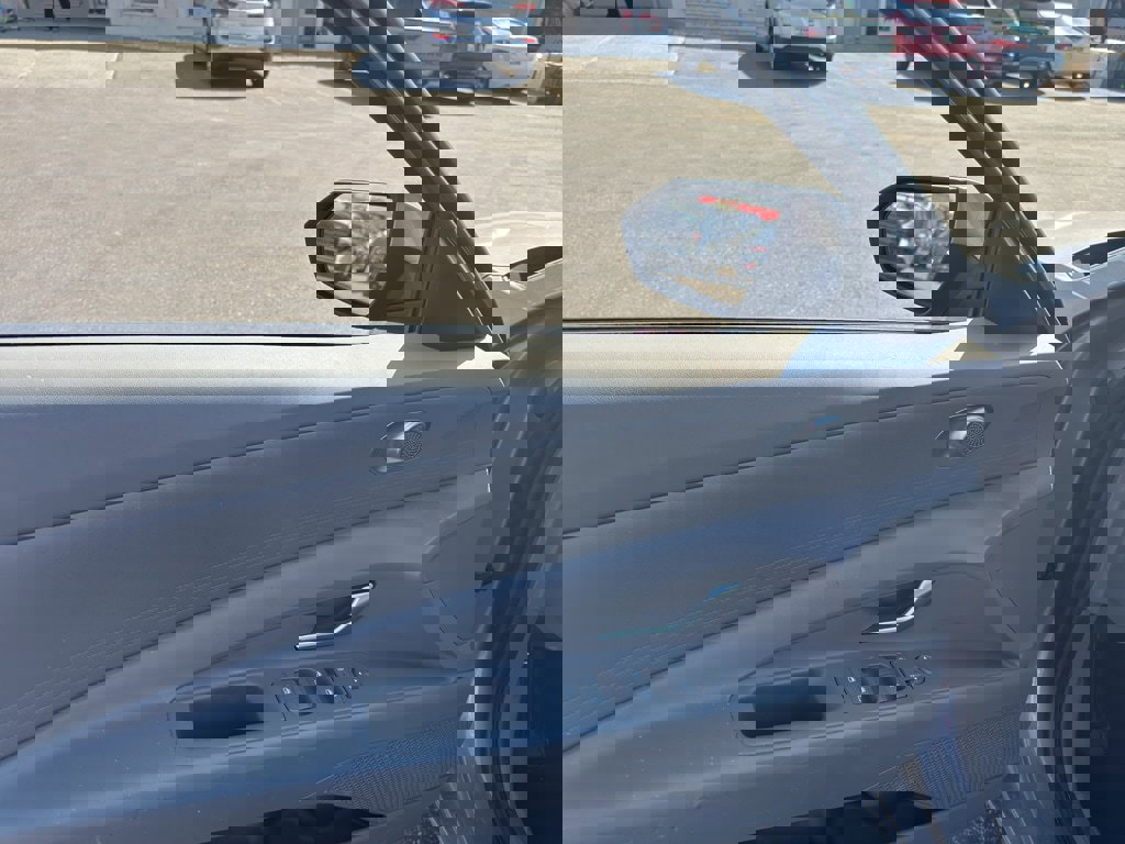 Used 2024 Hyundai Elantra SE image 15