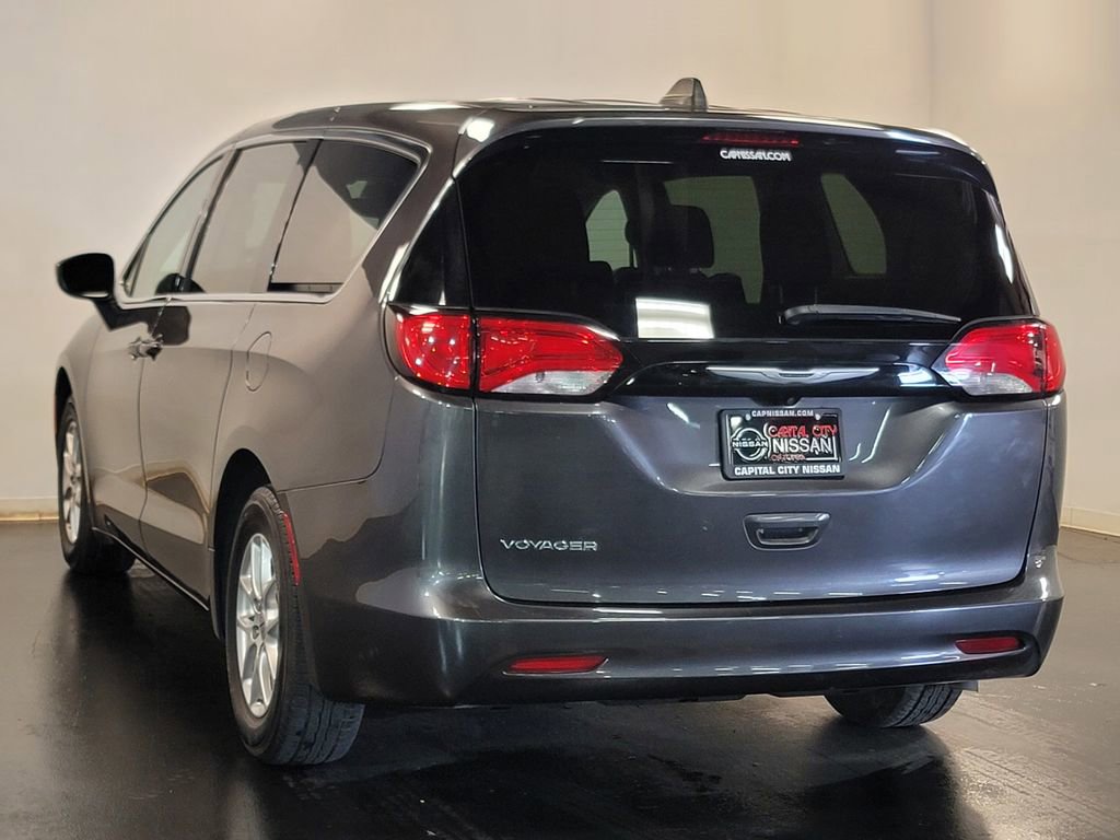 Used 2023 Chrysler Voyager LX image 24