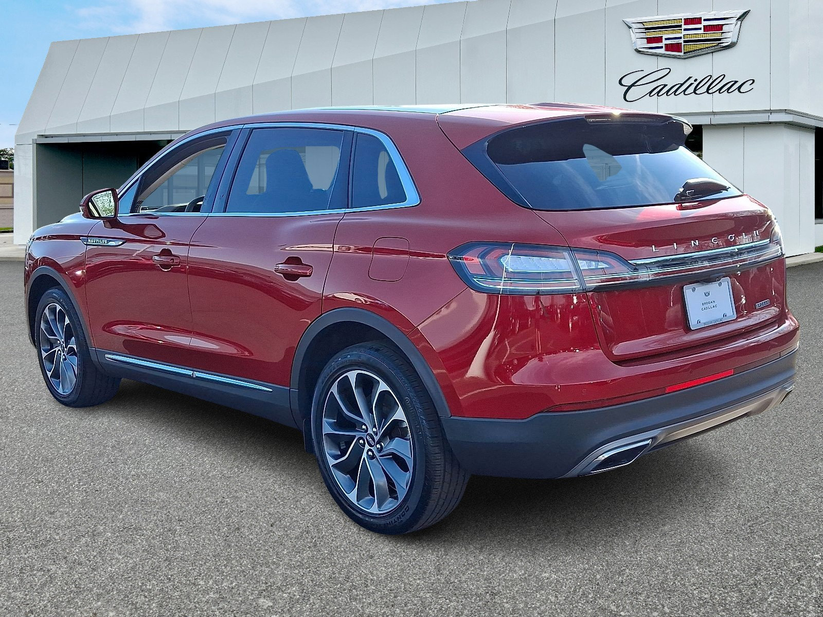 Used 2021 Lincoln Nautilus Reserve image 4