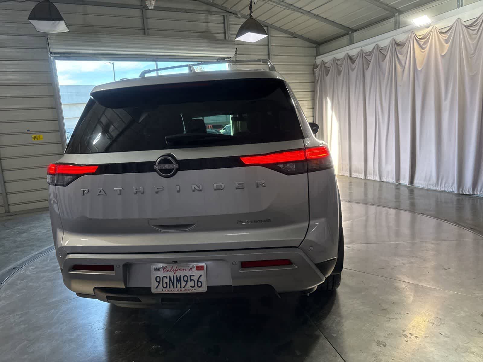 Used 2023 Nissan Pathfinder Platinum FWD image 6