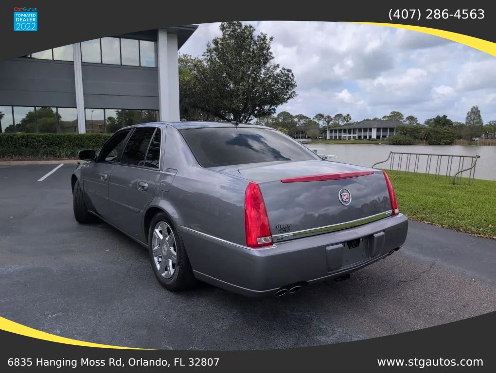 Used 2007 Cadillac DTS w/ Trunk Convenience Package image 3
